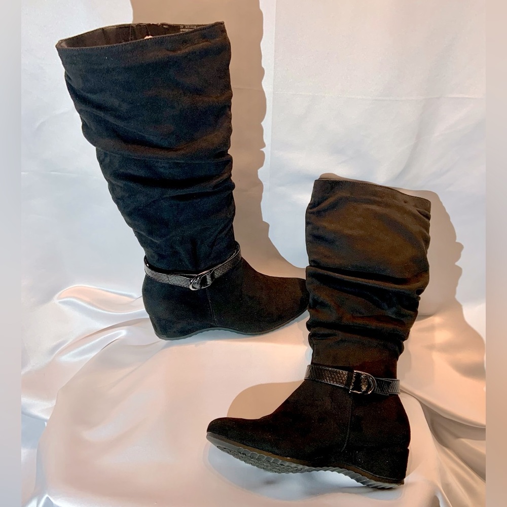 Dept 222 “Angelina” 8M Black wedge boots